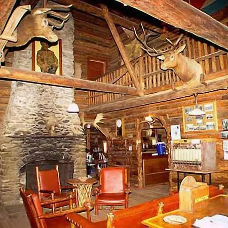 Pahaska Tepee Resort-3